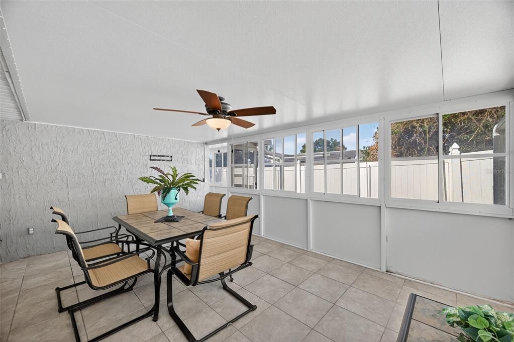 合同活跃: $285,000 (3 贝兹, 2 浴室, 1648 平方英尺)