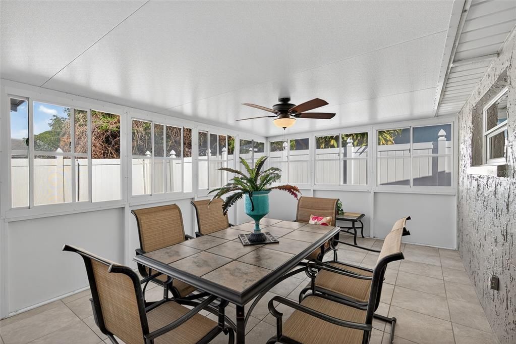 合同活跃: $285,000 (3 贝兹, 2 浴室, 1648 平方英尺)