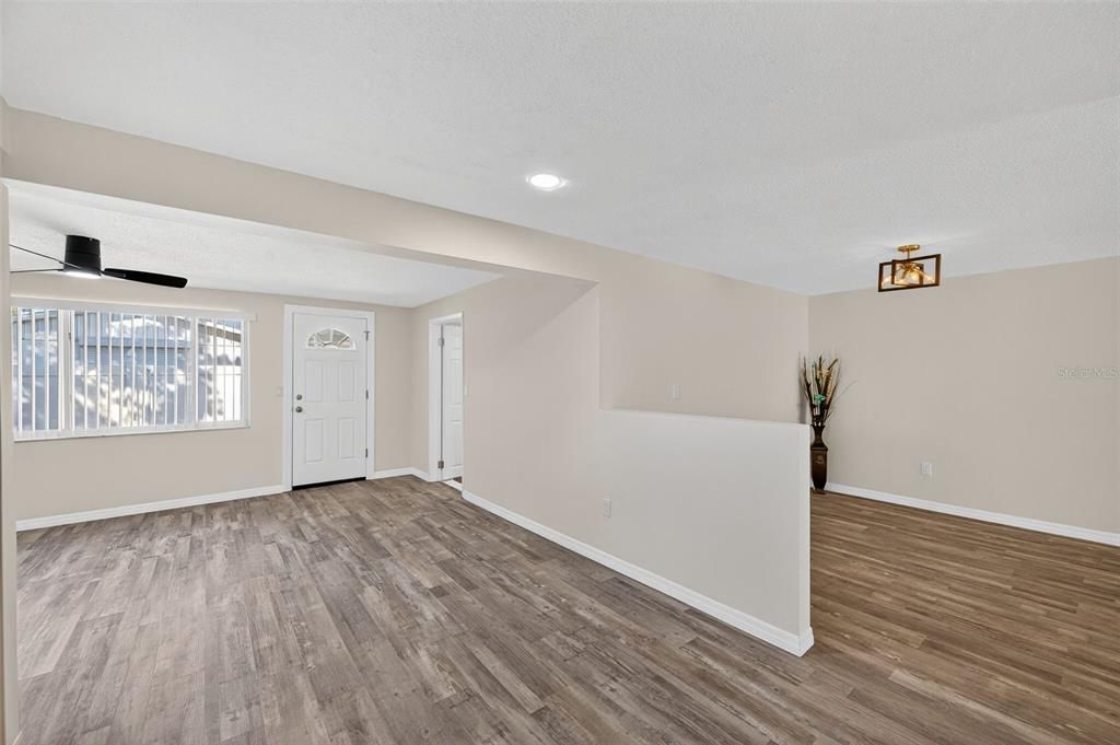 合同活跃: $285,000 (3 贝兹, 2 浴室, 1648 平方英尺)