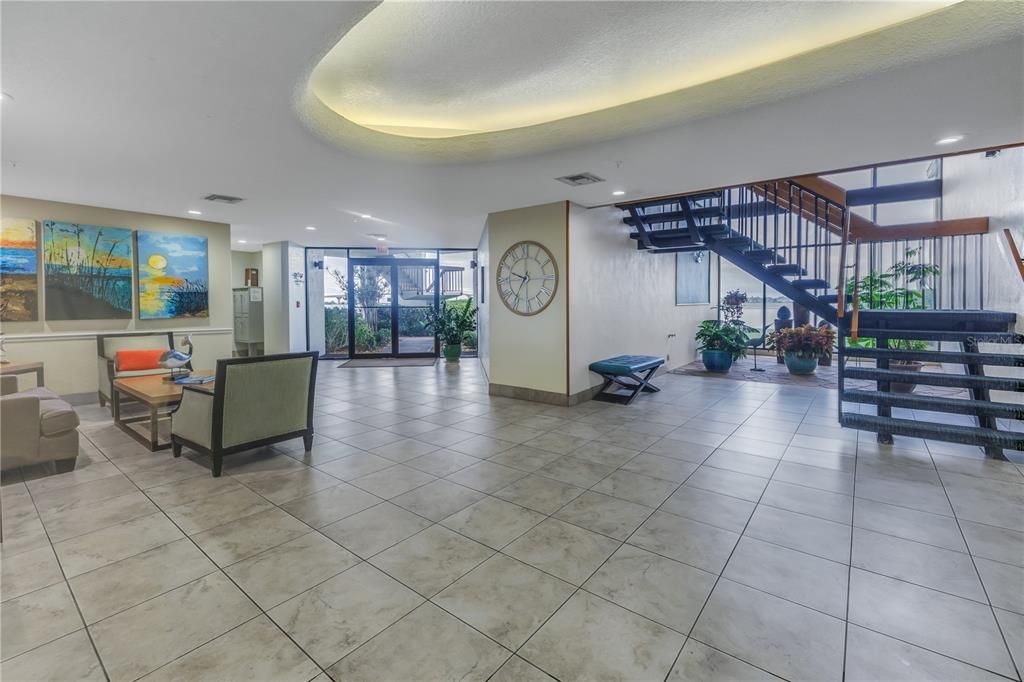 На продажу: $409,000 (2 спален, 2 ванн, 1240 Квадратных фут)