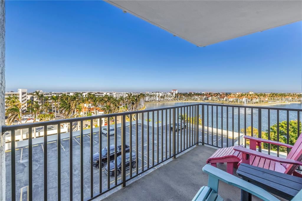 На продажу: $409,000 (2 спален, 2 ванн, 1240 Квадратных фут)