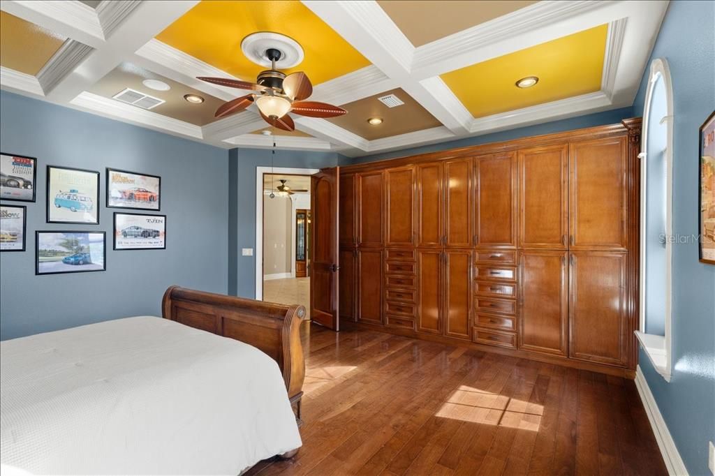 En Venta: $1,599,000 (6 camas, 5 baños, 6460 Pies cuadrados)