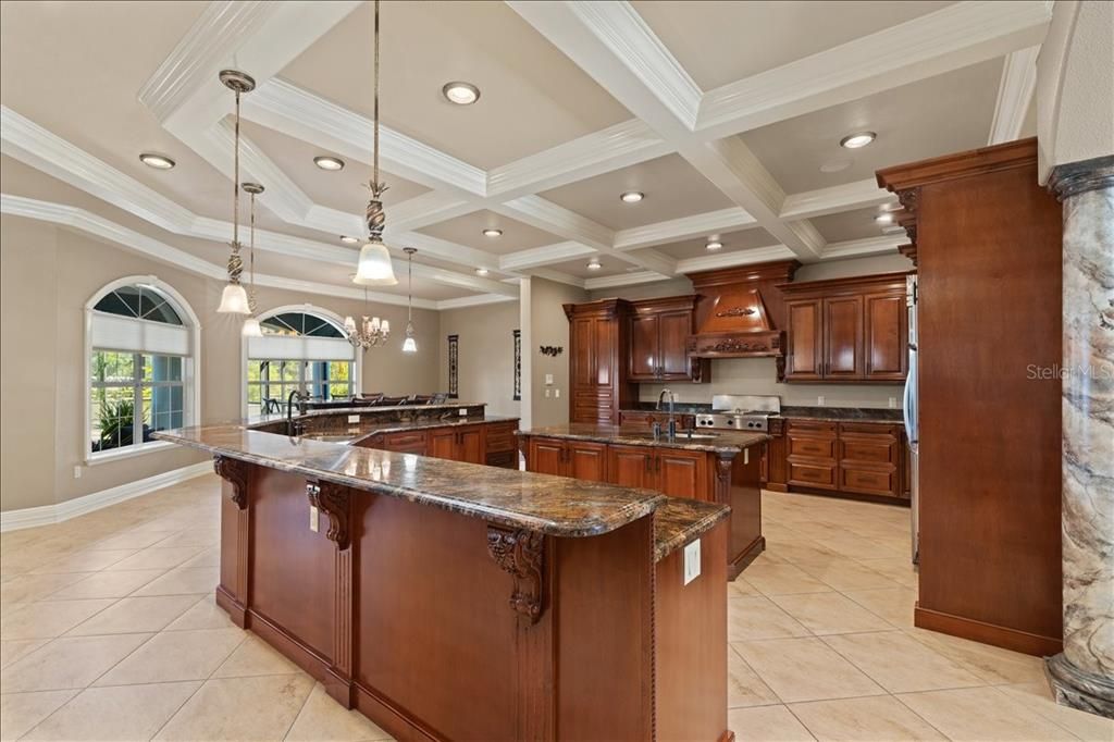 En Venta: $1,599,000 (6 camas, 5 baños, 6460 Pies cuadrados)