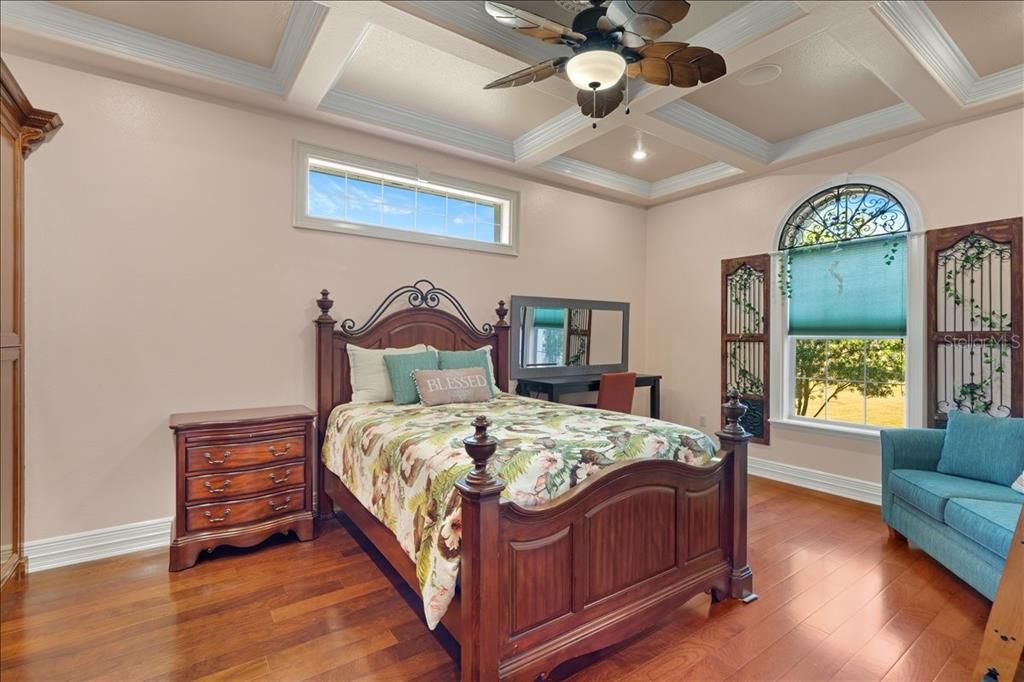 En Venta: $1,599,000 (6 camas, 5 baños, 6460 Pies cuadrados)