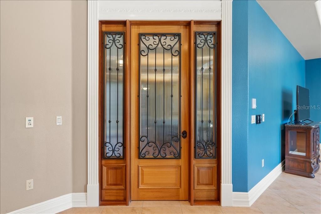 En Venta: $1,599,000 (6 camas, 5 baños, 6460 Pies cuadrados)