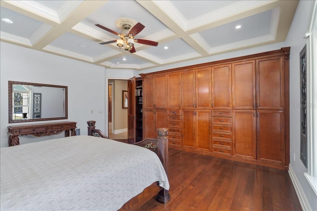 En Venta: $1,599,000 (6 camas, 5 baños, 6460 Pies cuadrados)