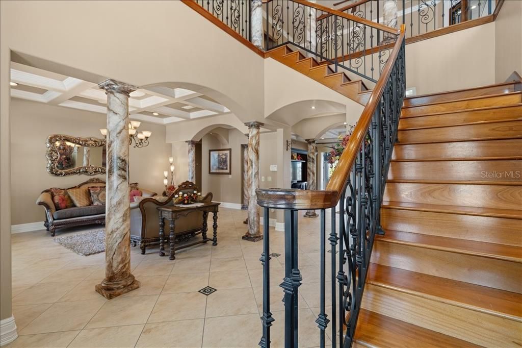 En Venta: $1,599,000 (6 camas, 5 baños, 6460 Pies cuadrados)