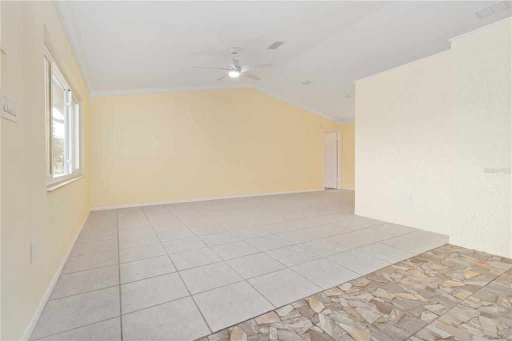 待售: $375,000 (3 贝兹, 2 浴室, 1572 平方英尺)