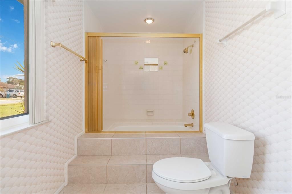 待售: $375,000 (3 贝兹, 2 浴室, 1572 平方英尺)