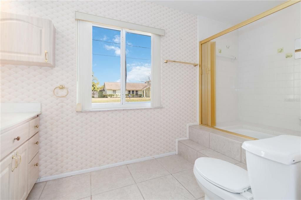 待售: $375,000 (3 贝兹, 2 浴室, 1572 平方英尺)