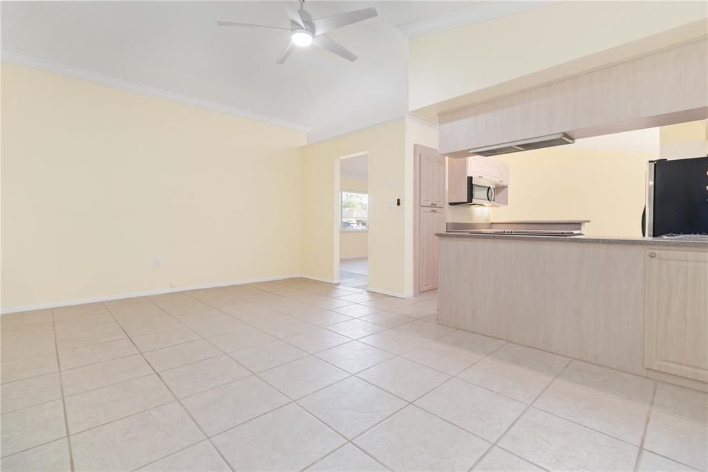 待售: $375,000 (3 贝兹, 2 浴室, 1572 平方英尺)