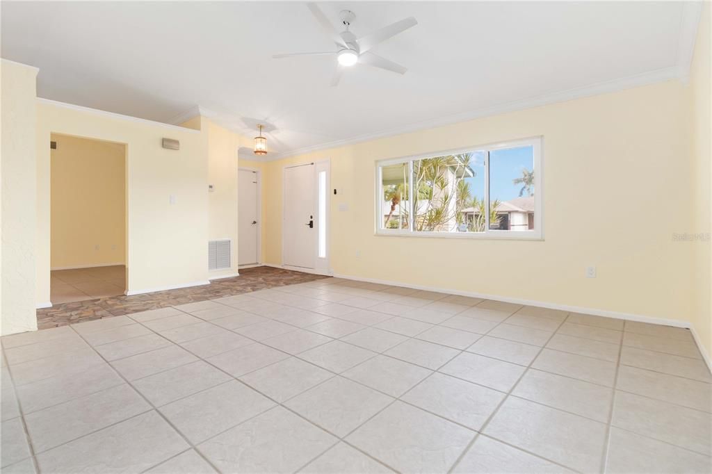 待售: $375,000 (3 贝兹, 2 浴室, 1572 平方英尺)