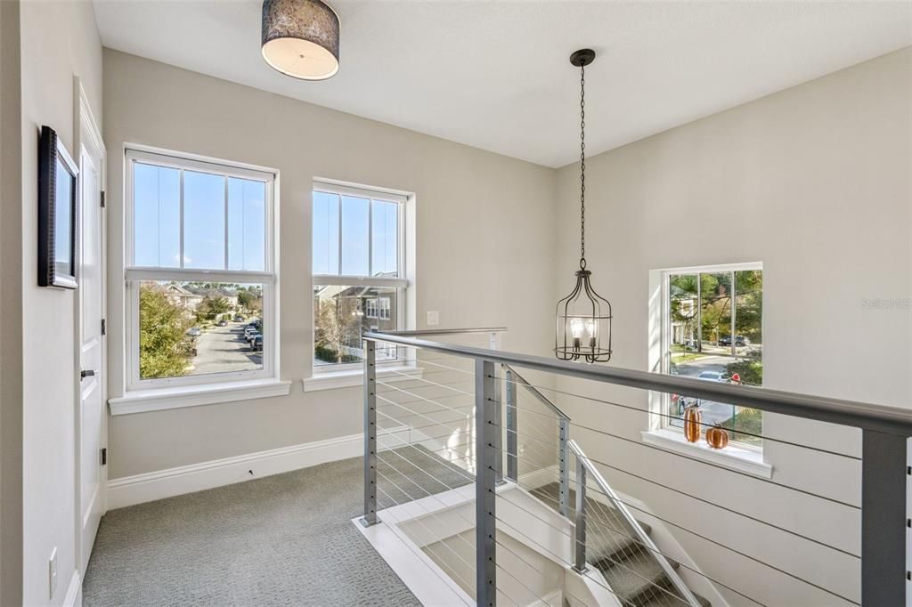 合同活跃: $850,000 (3 贝兹, 2 浴室, 2293 平方英尺)