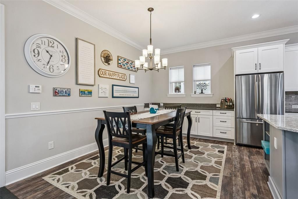 合同活跃: $850,000 (3 贝兹, 2 浴室, 2293 平方英尺)