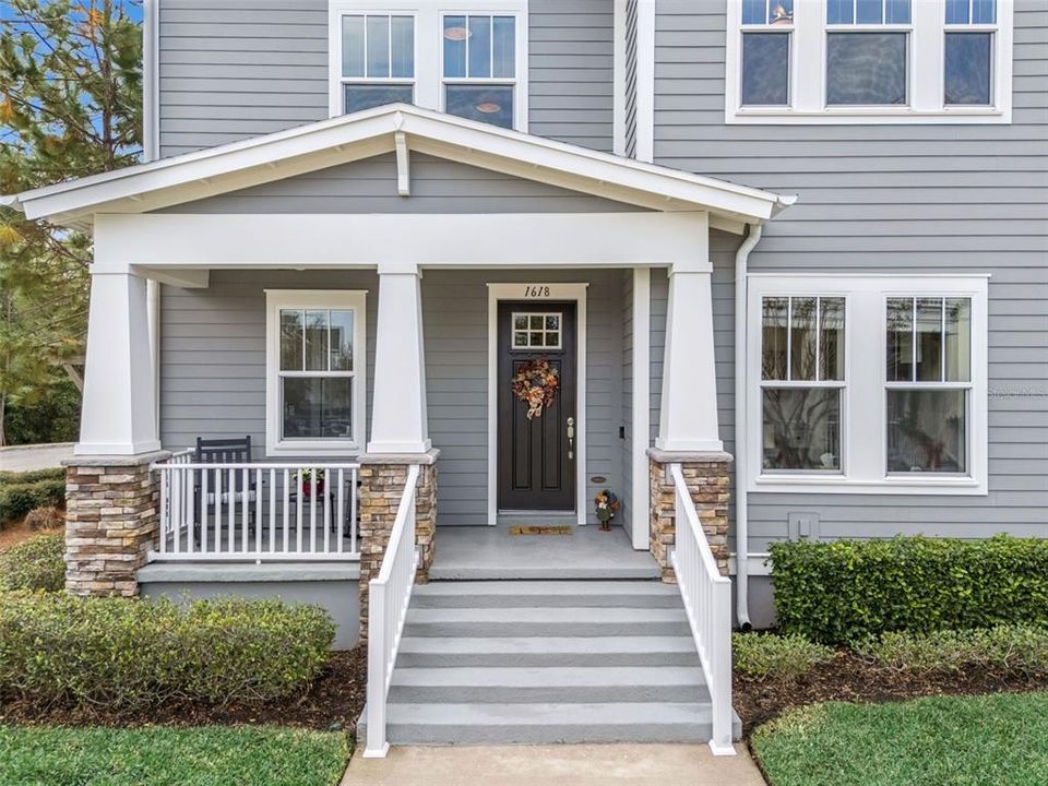 合同活跃: $850,000 (3 贝兹, 2 浴室, 2293 平方英尺)