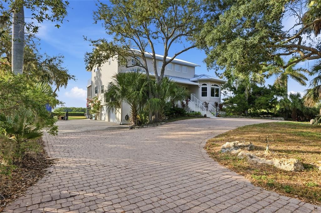 En Venta: $2,225,000 (3 camas, 2 baños, 3306 Pies cuadrados)