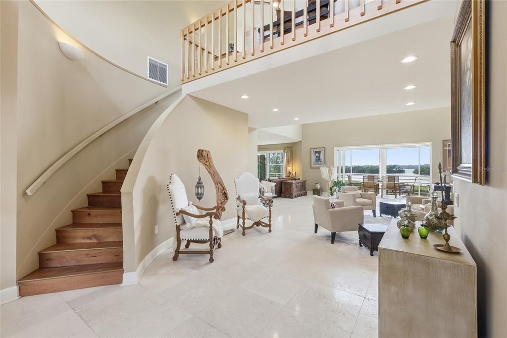 En Venta: $2,225,000 (3 camas, 2 baños, 3306 Pies cuadrados)