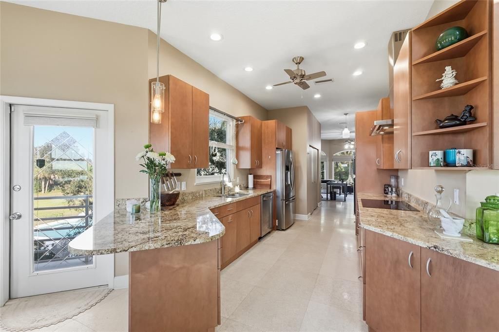 En Venta: $2,225,000 (3 camas, 2 baños, 3306 Pies cuadrados)