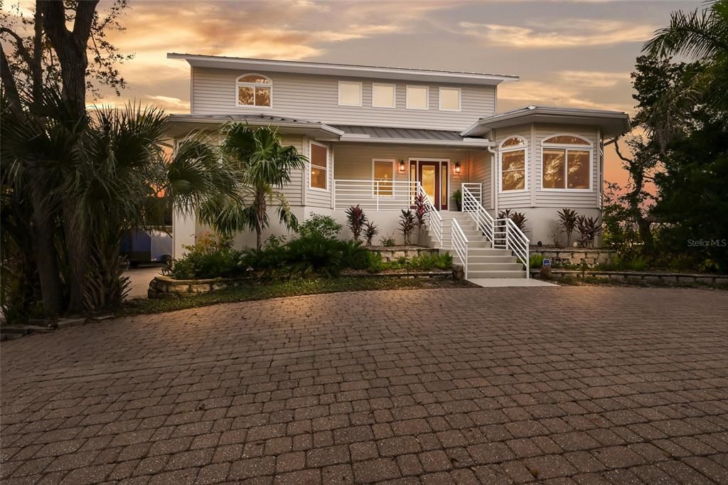 En Venta: $2,225,000 (3 camas, 2 baños, 3306 Pies cuadrados)