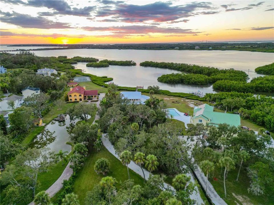 En Venta: $2,225,000 (3 camas, 2 baños, 3306 Pies cuadrados)