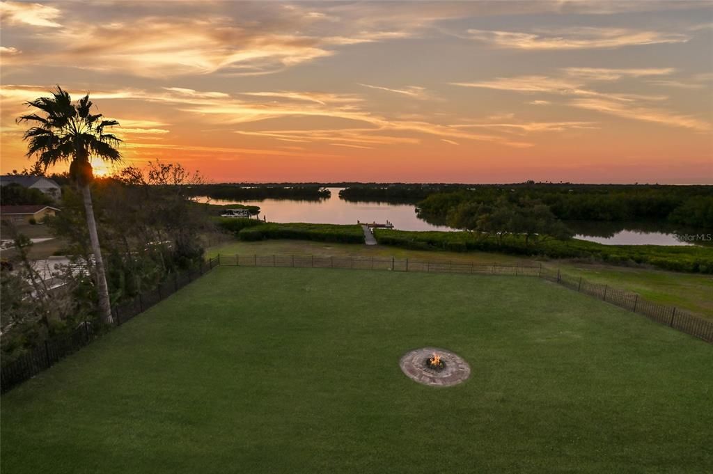 En Venta: $2,225,000 (3 camas, 2 baños, 3306 Pies cuadrados)