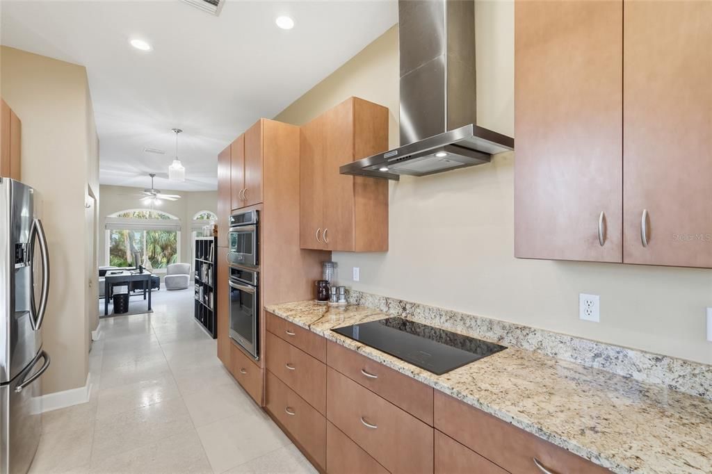 En Venta: $2,225,000 (3 camas, 2 baños, 3306 Pies cuadrados)