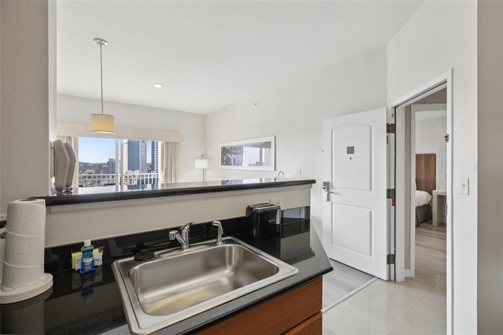 For Sale: $295,000 (2 beds, 2 baths, 1056 Square Feet)