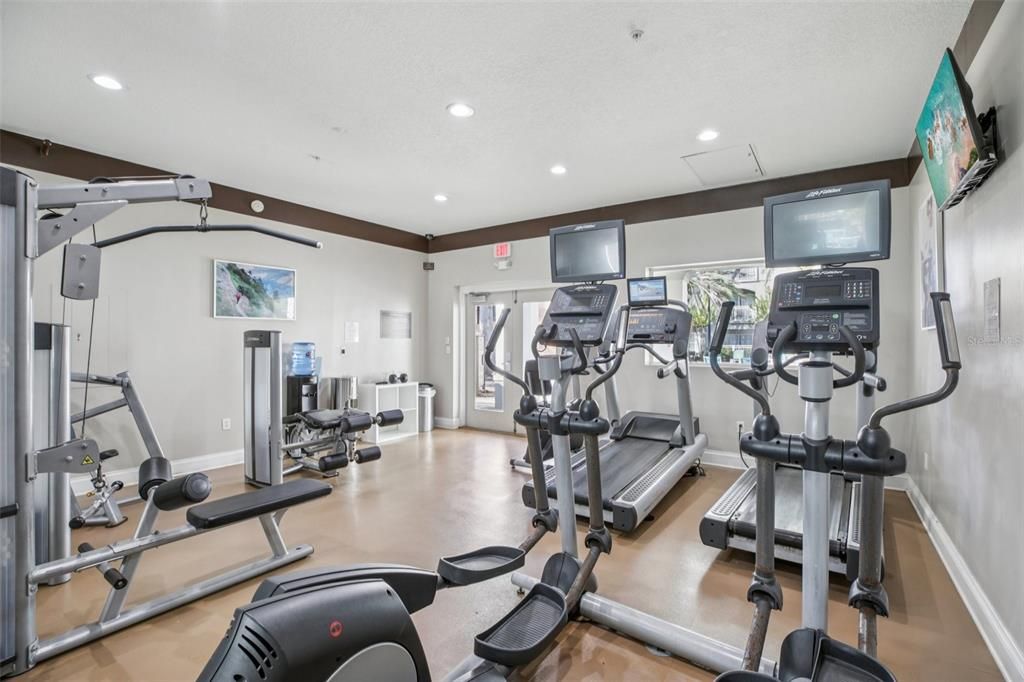 For Sale: $295,000 (2 beds, 2 baths, 1056 Square Feet)