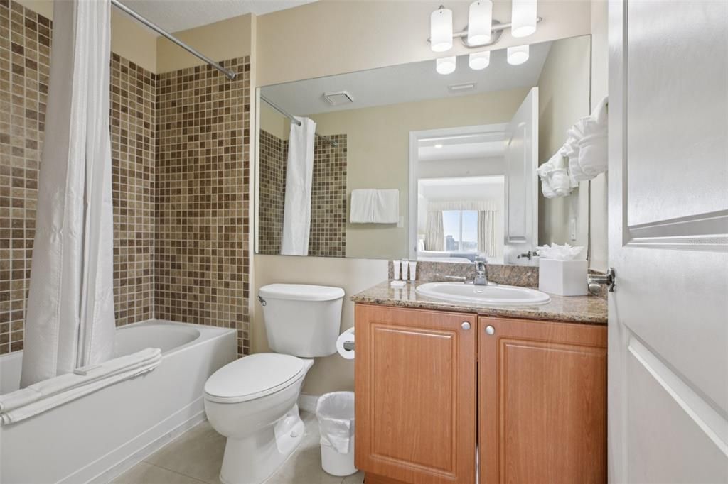 For Sale: $295,000 (2 beds, 2 baths, 1056 Square Feet)