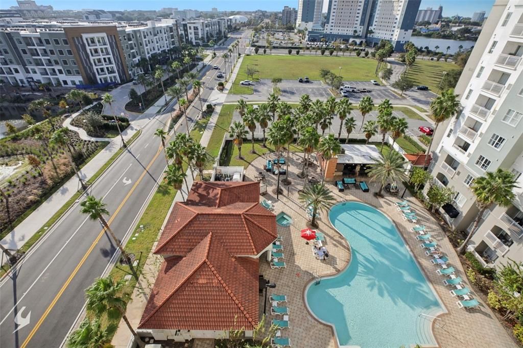 For Sale: $295,000 (2 beds, 2 baths, 1056 Square Feet)