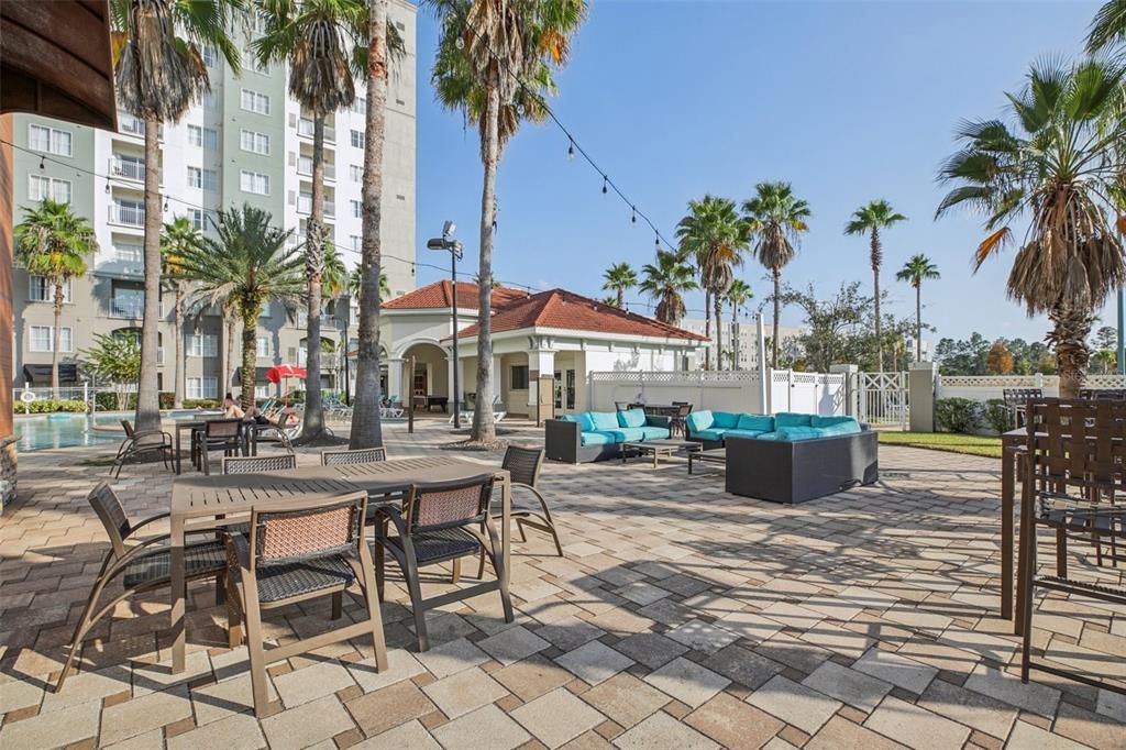 For Sale: $295,000 (2 beds, 2 baths, 1056 Square Feet)