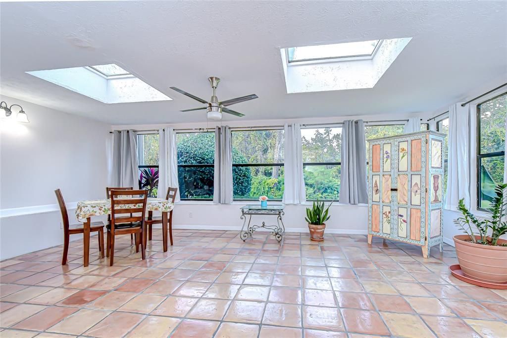 For Sale: $235,000 (2 beds, 2 baths, 1691 Square Feet)