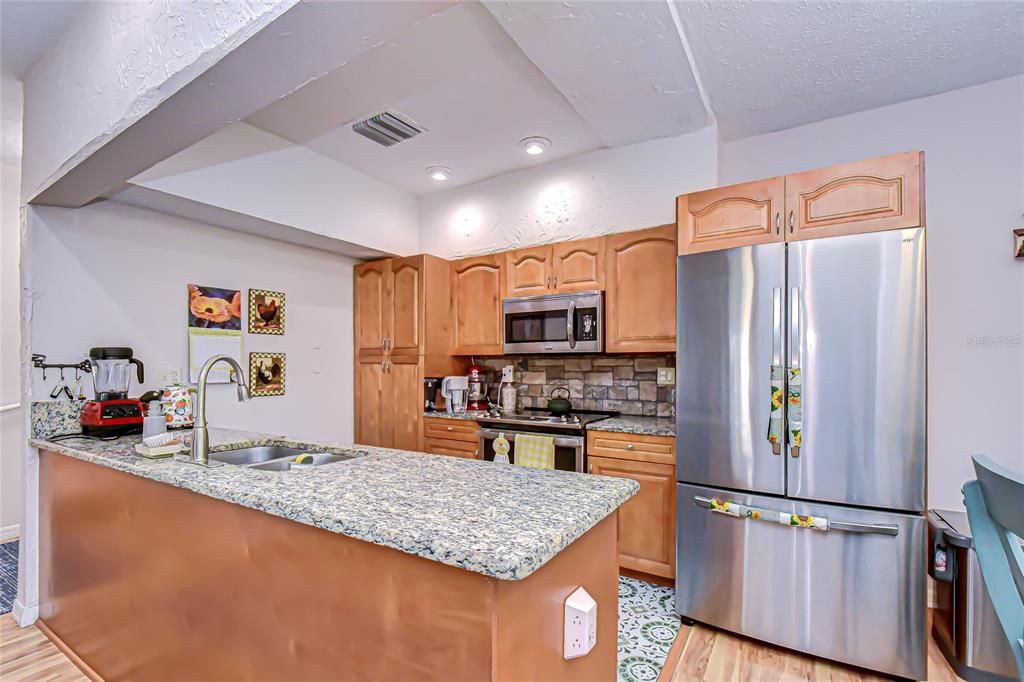 For Sale: $235,000 (2 beds, 2 baths, 1691 Square Feet)