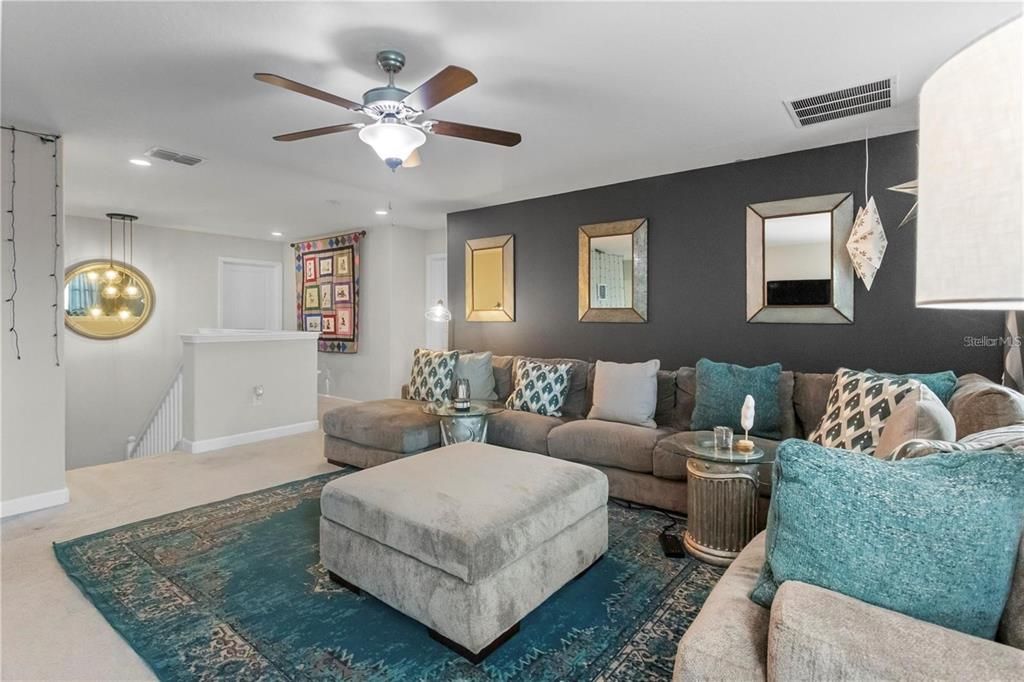 En Venta: $598,000 (5 camas, 3 baños, 3291 Pies cuadrados)