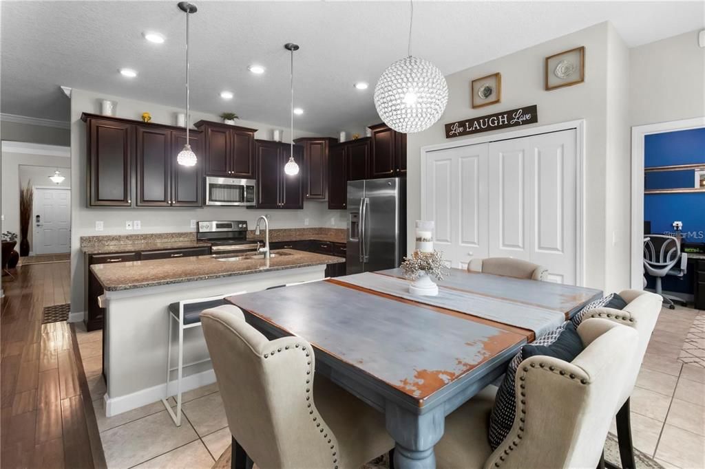 En Venta: $598,000 (5 camas, 3 baños, 3291 Pies cuadrados)