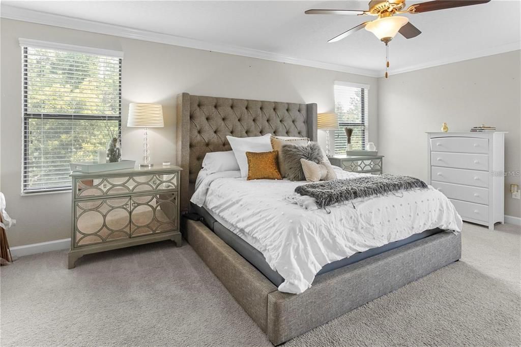 En Venta: $598,000 (5 camas, 3 baños, 3291 Pies cuadrados)