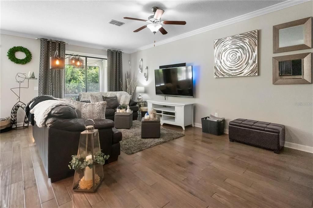 En Venta: $598,000 (5 camas, 3 baños, 3291 Pies cuadrados)