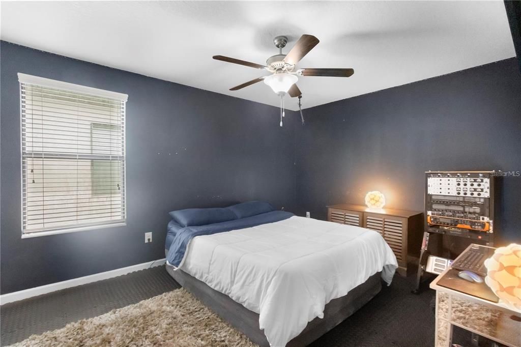 En Venta: $598,000 (5 camas, 3 baños, 3291 Pies cuadrados)