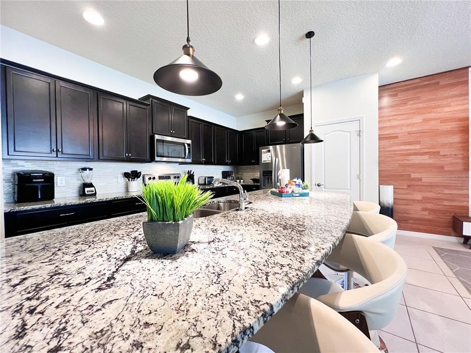 For Rent: $3,600 (5 beds, 4 baths, 2263 Square Feet)