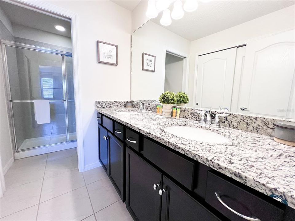 For Rent: $3,600 (5 beds, 4 baths, 2263 Square Feet)