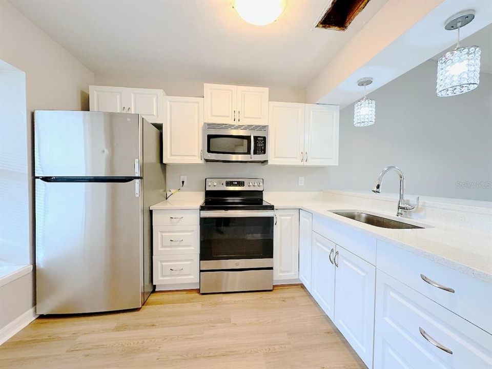 En Venta: $225,000 (2 camas, 1 baños, 843 Pies cuadrados)