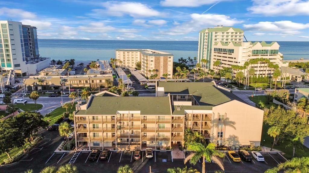 出租: $5,000 (1 贝兹, 1 浴室, 756 平方英尺)