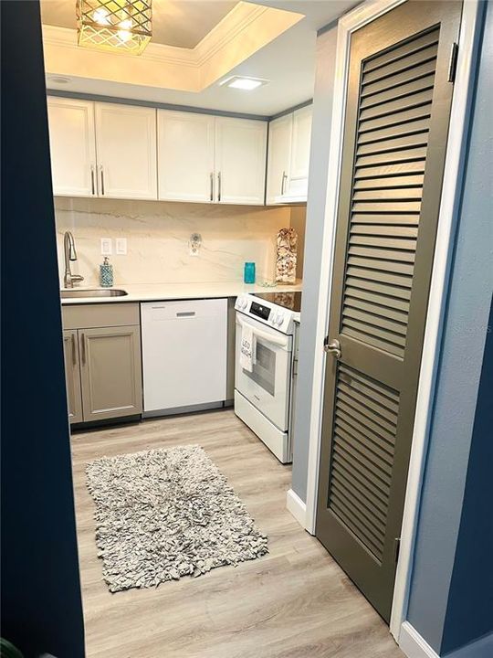 出租: $5,000 (1 贝兹, 1 浴室, 756 平方英尺)