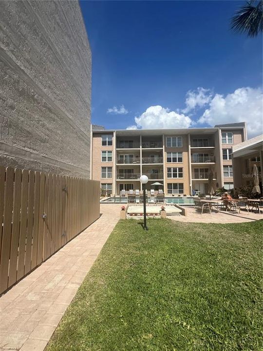 出租: $5,000 (1 贝兹, 1 浴室, 756 平方英尺)