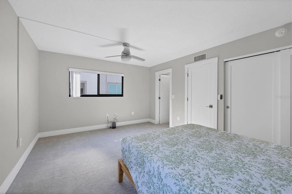 For Sale: $650,000 (2 beds, 2 baths, 1108 Square Feet)