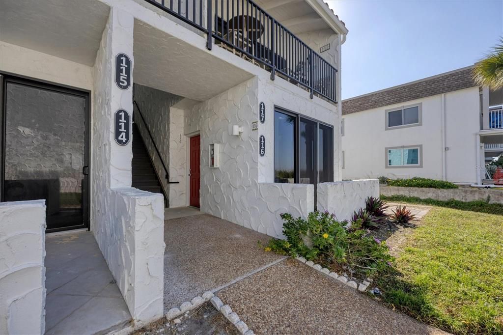 For Sale: $650,000 (2 beds, 2 baths, 1108 Square Feet)