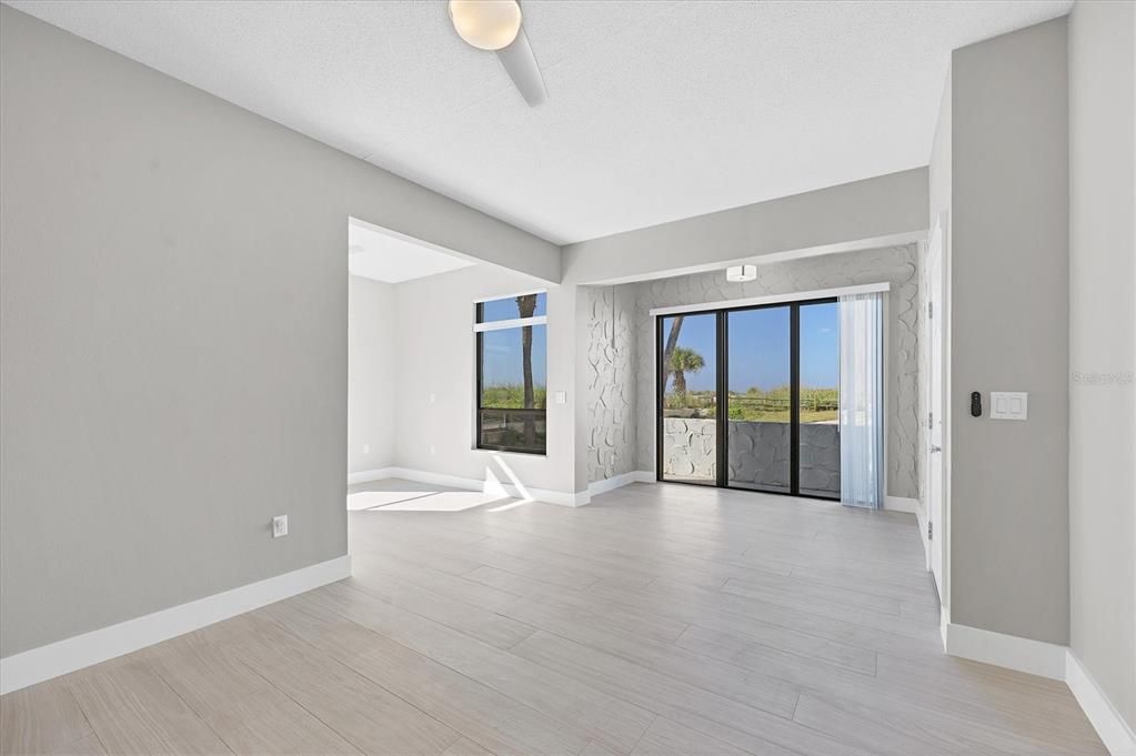 For Sale: $650,000 (2 beds, 2 baths, 1108 Square Feet)