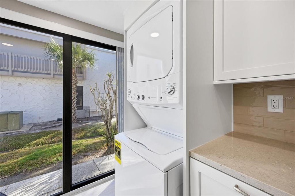 For Sale: $650,000 (2 beds, 2 baths, 1108 Square Feet)