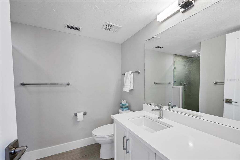 For Sale: $650,000 (2 beds, 2 baths, 1108 Square Feet)