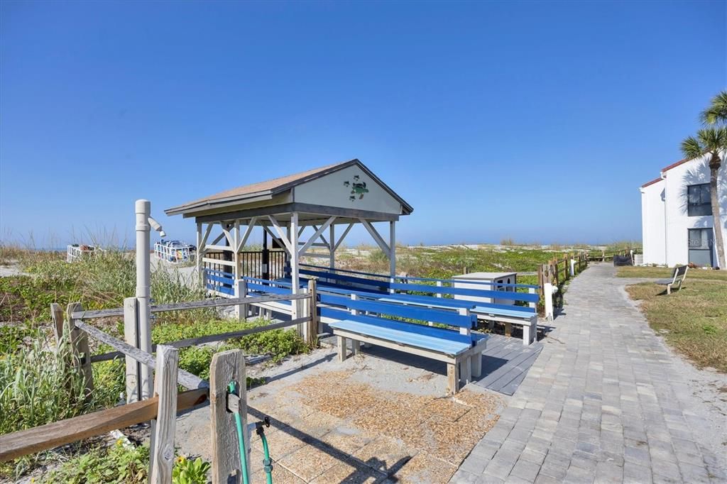 For Sale: $650,000 (2 beds, 2 baths, 1108 Square Feet)